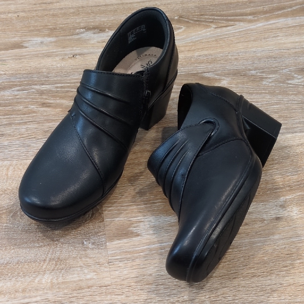🩵😃Collection by Clarks Black Leather Heeled Shoes Women's size 8.5🩵😃
